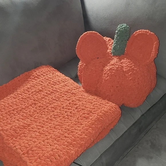 NEW- Handmade Chunky Fall Blanket- Burnt Orange - Picture 3 of 6